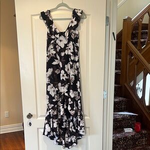Elegant Floral Maxi Dress in Black and White